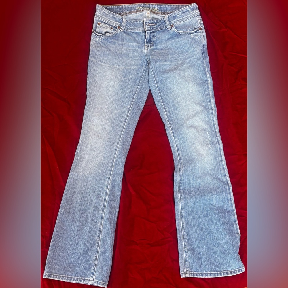 American Eagle Outfitters Woman’s Light Wash Jeans